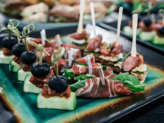 Кейтеринг в Москве и Подмосковье заказать по низкой цене