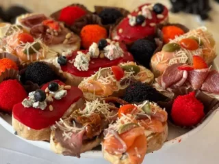 Фуршет в Москве, организация и проведение фуршетов