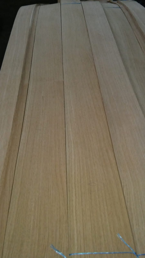 Шпон строганный из дуба, бука, ясеня, клена, карагача.